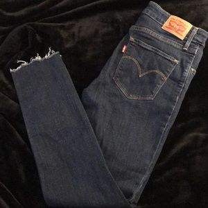 Levi’s 721 High Rise Skinny Jean
